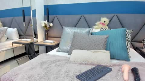 Charlotte online show from January 11, 2:04 pm