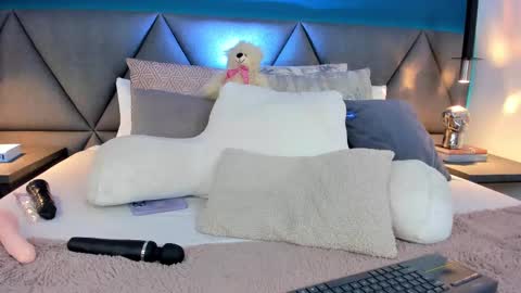 Charlotte online show from February 12, 3:38 pm