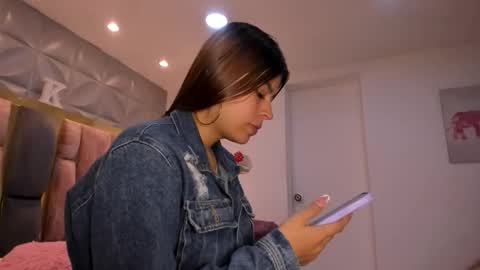 Charlotte Icee online show from February 10, 3:05 pm