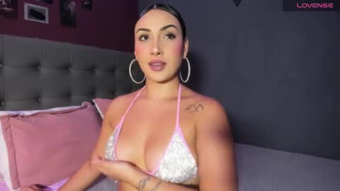 Charlotte james online show from May 17, 12:41 am