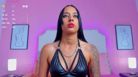 Snapshot of charlotte_kisss chatting on November 15, 8:38 pm Charlotte online show from November 15, 8:38 pm