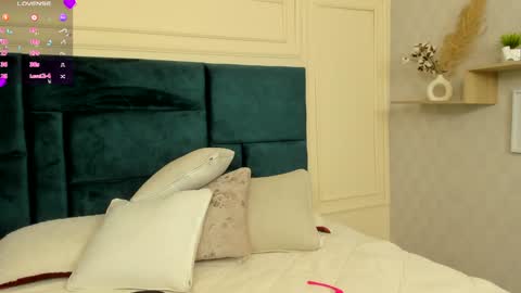 Charlotte Mayers online show from February 8, 11:22 am