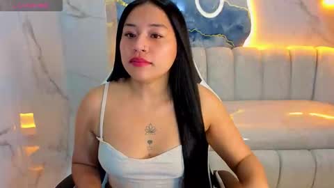Snapshot of charlotte_tx chatting on October 2, 2:18 am Online 800 to 1400 online show from October 2, 2:18 am