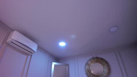 charlottebrownn_ online show from December 21, 4:30 am