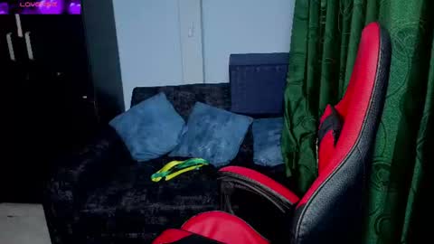 Snapshot of charlottee_lovee69 chatting on June 14, 2:24 am Natalia online show from June 14, 2:24 am