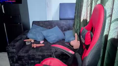 Snapshot of charlottee_lovee69 chatting on July 1, 7:35 pm Natalia online show from July 1, 7:35 pm