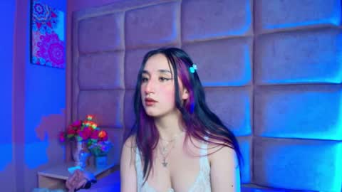charlottestuart_ online show from February 27, 4:01 am