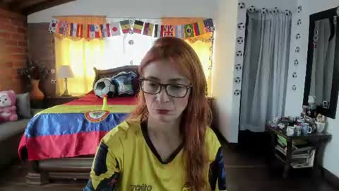 Snapshot of charlottewillson chatting on June 17, 4:41 pm Charlotte online show from June 17, 4:41 pm