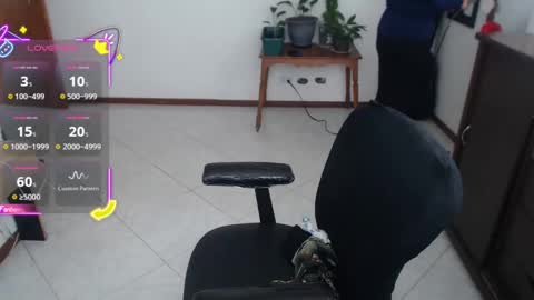 charlottezoe online show from September 15, 4:29 pm