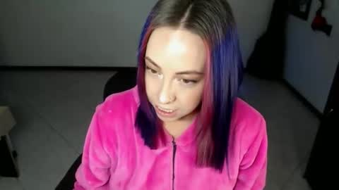 charlottezoe online show from February 17, 9:17 am