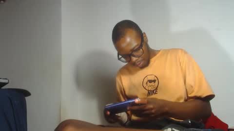 charly_vergonti_ online show from December 2, 1:33 am