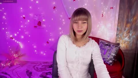 Snapshot of charmbianca chatting on December 20, 10:55 am Bianca online show from December 20, 10:55 am