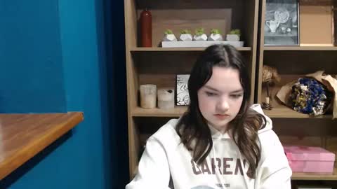 Snapshot of charmbite chatting on December 19, 7:59 am Julliette online show from December 19, 7:59 am