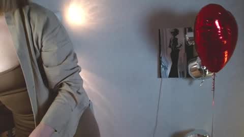 Michelle  online show from February 9, 6:50 am