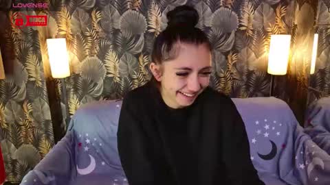 CharmingLIA online show from November 8, 4:51 pm