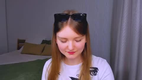 Snapshot of charminglookeva chatting on May 14, 3:46 am Im Eva online show from May 14, 3:46 am
