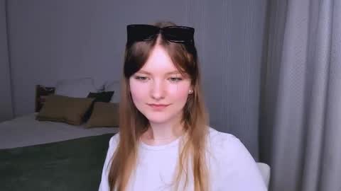 Snapshot of charminglookeva chatting on May 16, 10:36 am Im Eva online show from May 16, 10:36 am