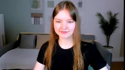 Snapshot of charminglookeva chatting on May 23, 4:29 am Im Eva online show from May 23, 4:29 am