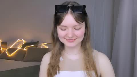 Snapshot of charminglookeva chatting on May 24, 3:22 am Im Eva online show from May 24, 3:22 am