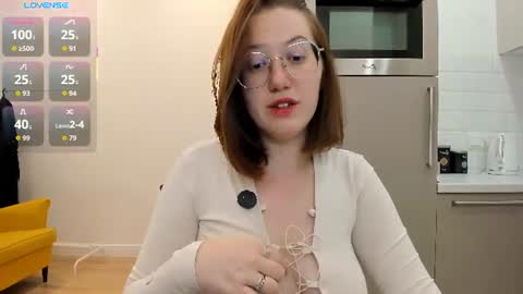 Snapshot of charmygrace chatting on June 19, 8:40 am Grace online show from June 19, 8:40 am