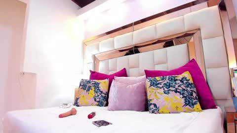 Snapshot of charolnox chatting on February 8, 1:47 pm Charol online show from February 8, 1:47 pm