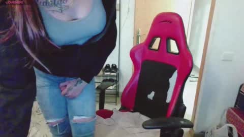 Snapshot of chased12 chatting on November 1, 4:58 am Chasey online show from November 1, 4:58 am