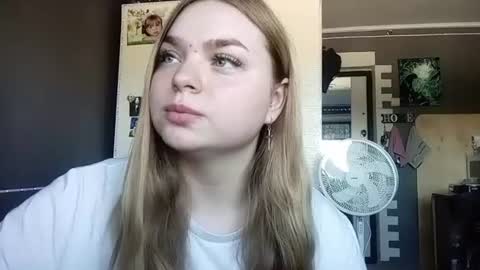 Snapshot of chasidydehlinger chatting on July 17, 2:13 pm Lana online show from July 17, 2:13 pm
