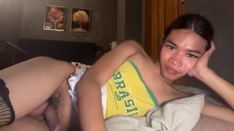 Snapshot of chatie_papi chatting on April 29, 9:35 am PAPI BEBE online show from April 29, 9:35 am