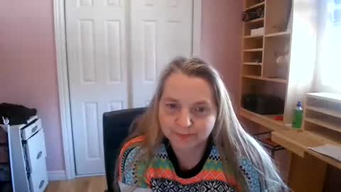 chealsiek online show from December 14, 2:11 pm