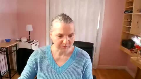 chealsiek online show from April 16, 3:57 pm