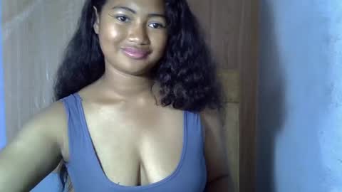 Snapshot of chechick_sahu chatting on October 11, 7:07 am Angel online show from October 11, 7:07 am