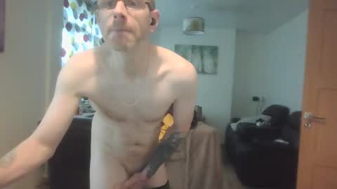 Snapshot of cheeky19841 chatting on December 23, 10:21 am cheeky19841 online show from December 23, 10:21 am