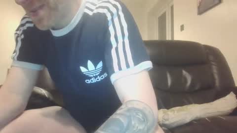 Snapshot of cheeky19841 chatting on February 2, 1:45 am cheeky19841 online show from February 2, 1:45 am