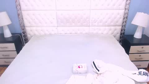 Snapshot of cheelsea_ chatting on December 10, 9:43 pm cheelsea_ online show from December 10, 9:43 pm