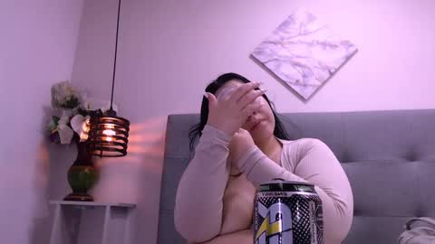 Snapshot of cheelsea_ chatting on December 23, 5:06 am cheelsea_ online show from December 23, 5:06 am