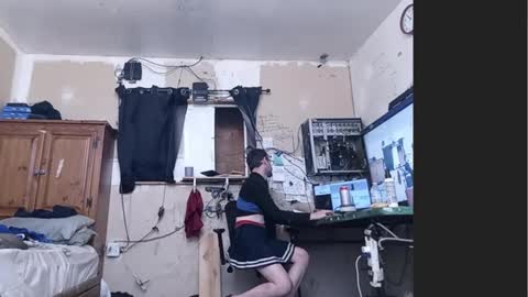 cheerleader_crossdresser online show from May 30, 6:10 am