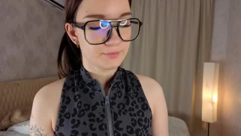 Alice online show from May 27, 6:49 pm