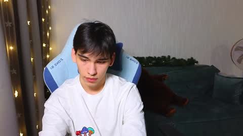 LUCASRYANPVT IS OPEN online show from January 31, 4:17 pm