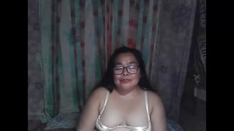 Snapshot of chenita_kits chatting on March 21, 12:32 pm chenita_kits online show from March 21, 12:32 pm