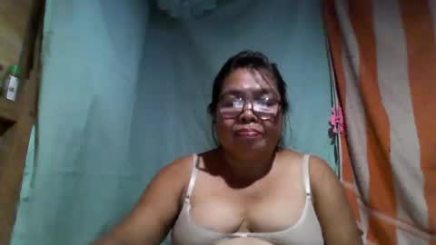 Snapshot of chenita_kits chatting on July 11, 8:11 pm chenita_kits online show from July 11, 8:11 pm