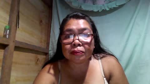 Snapshot of chenita_kits chatting on July 15, 3:50 pm chenita_kits online show from July 15, 3:50 pm