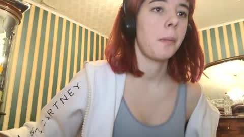 Snapshot of cherisegatchel chatting on February 24, 5:33 pm Emely online show from February 24, 5:33 pm