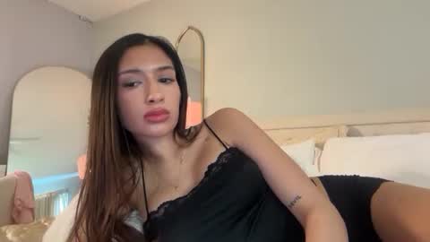 Snapshot of cherliecarmen chatting on April 19, 7:49 pm cherliecarmen online show from April 19, 7:49 pm