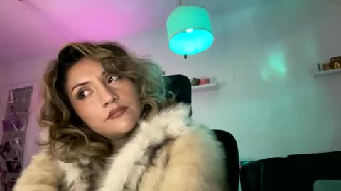 Snapshot of cherrieamaretto chatting on October 22, 1:33 pm cherrieamaretto online show from October 22, 1:33 pm