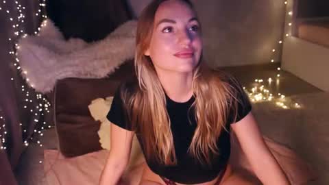 Snapshot of cherry_bomb19 chatting on July 10, 10:56 pm CherryBomb online show from July 10, 10:56 pm