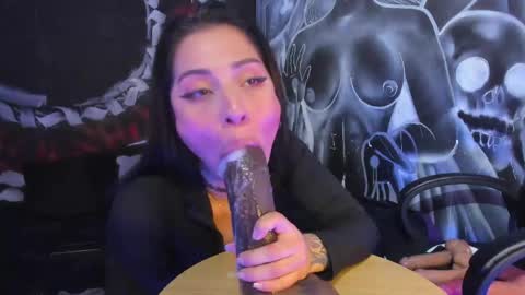 cherry jenklins87 online show from May 25, 2:23 pm