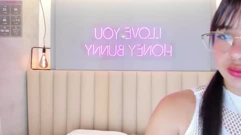 Snapshot of cherry_monroe_ chatting on January 10, 10:39 am C H E R R Y online show from January 10, 10:39 am