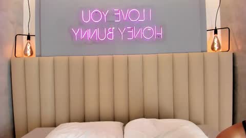 Snapshot of cherry_monroe_ chatting on January 12, 11:37 am C H E R R Y online show from January 12, 11:37 am