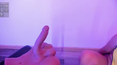 Snapshot of cherry_monroe_ chatting on June 27, 2:23 pm C H E R R Y online show from June 27, 2:23 pm