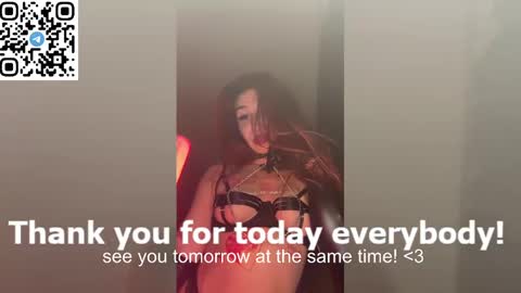 Vanessa Ray  STREAMING TIME everyday of the week  -  German time. except Saturday online show from February 16, 3:59 pm